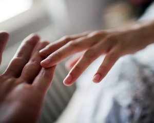 ボディタッチでお客様をデレデレにさせる方法