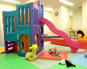 これで安心！小さな子供は託児所に