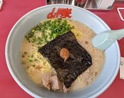 近くに買い物できるお店はありますか？