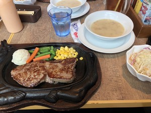 肉が食べたい・・・