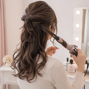 髪を巻いても崩れてしまう。女の子はどんなヘアスタイルでお仕事してる？